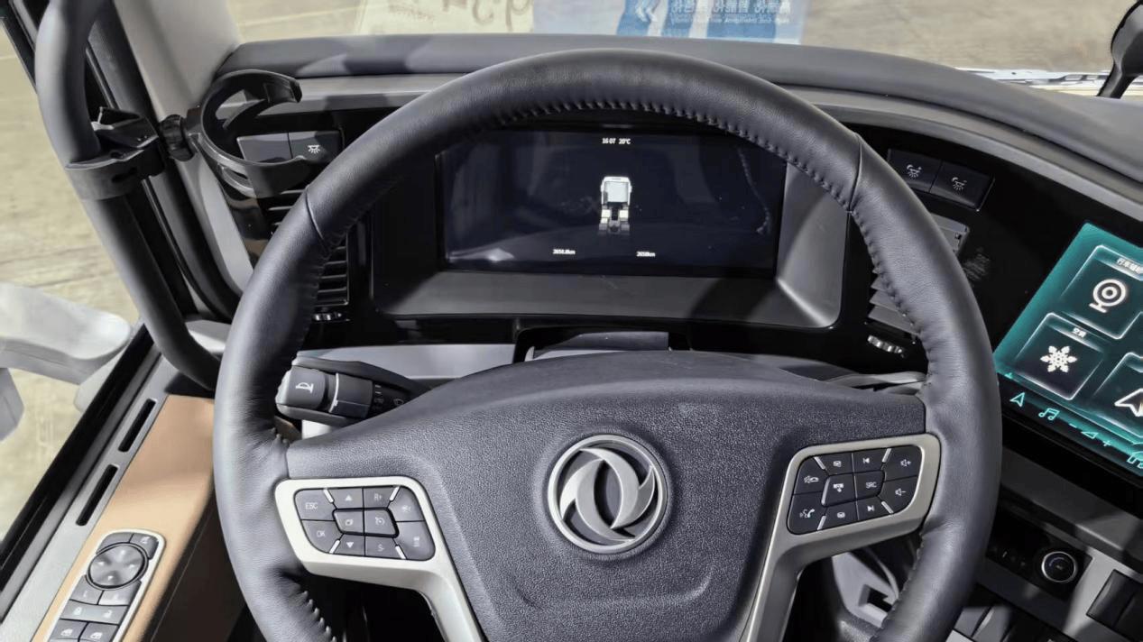 不玩虚的！东风天龙GX智能干线牵引车助新手秒变老司机