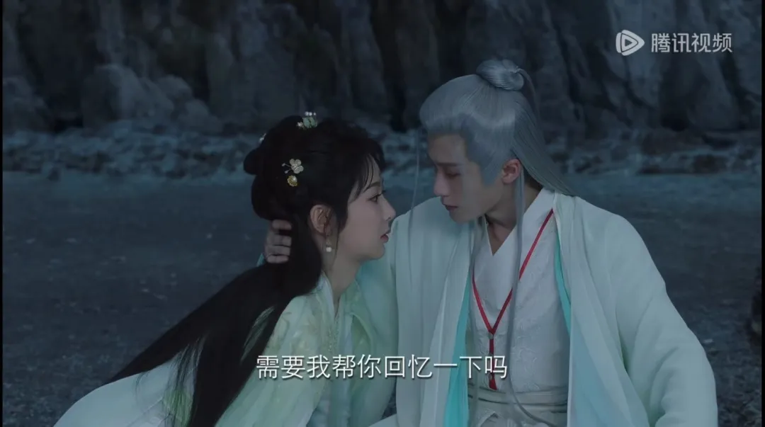回春堂开业生意冷淡，相柳发现有一陌生男子在偷窥小夭