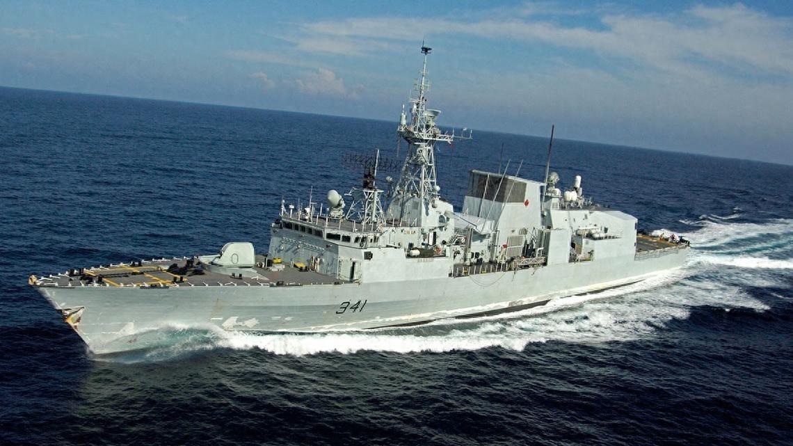 赌中国不敢出手？外舰过航台海，下一秒头顶飞过24架解放军战机