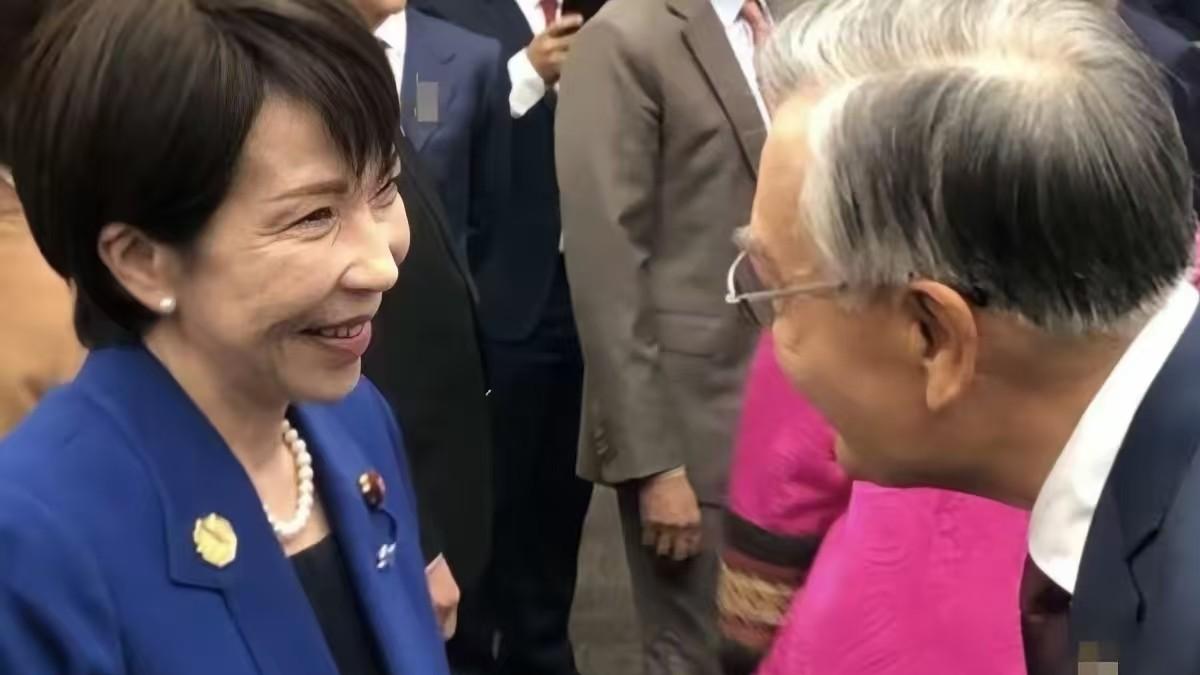 日本给台独政客发勋章，首相偷偷见台湾代表，这是冲着中国来的？