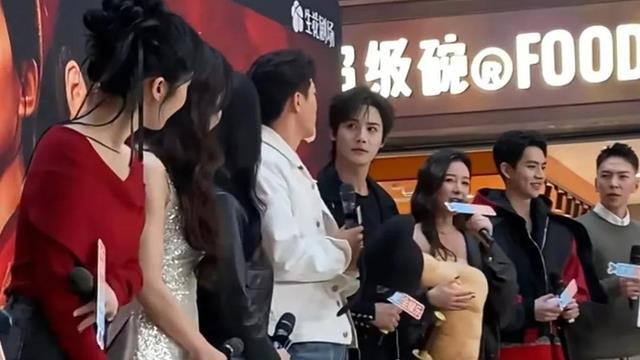 看了刘诗诗和徐娇、宣璐同框，才懂全裹出镜也能艳压群芳