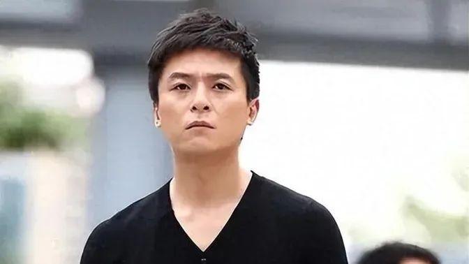 46 岁朱雨辰仍单身：被母亲拆散 3 段恋情，汤唯霍思燕都扛不住的 “窒息母爱” 有多可怕？​