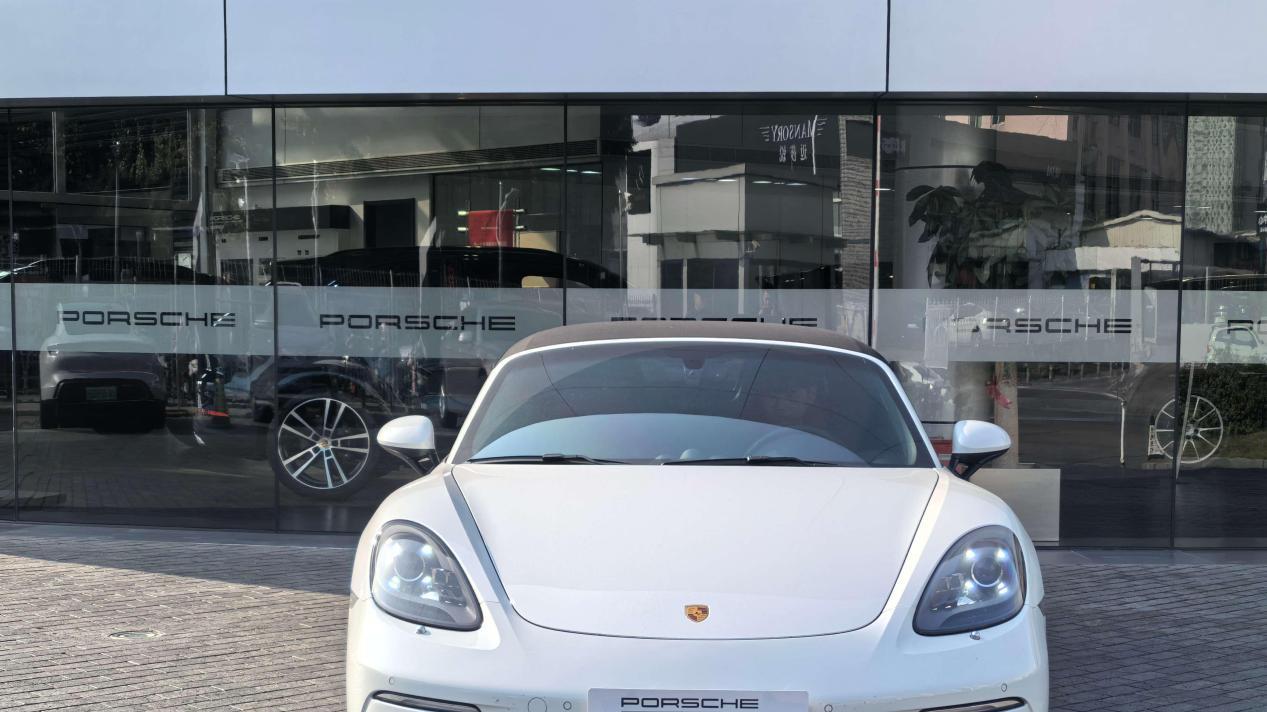 敞篷跑车的魅力，2023款保时捷718Boxster，圆你少年梦想！