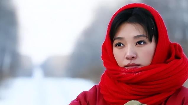 她因演《亮剑》李云龙老婆成名，18年后却杳无音讯，如今怎样了？