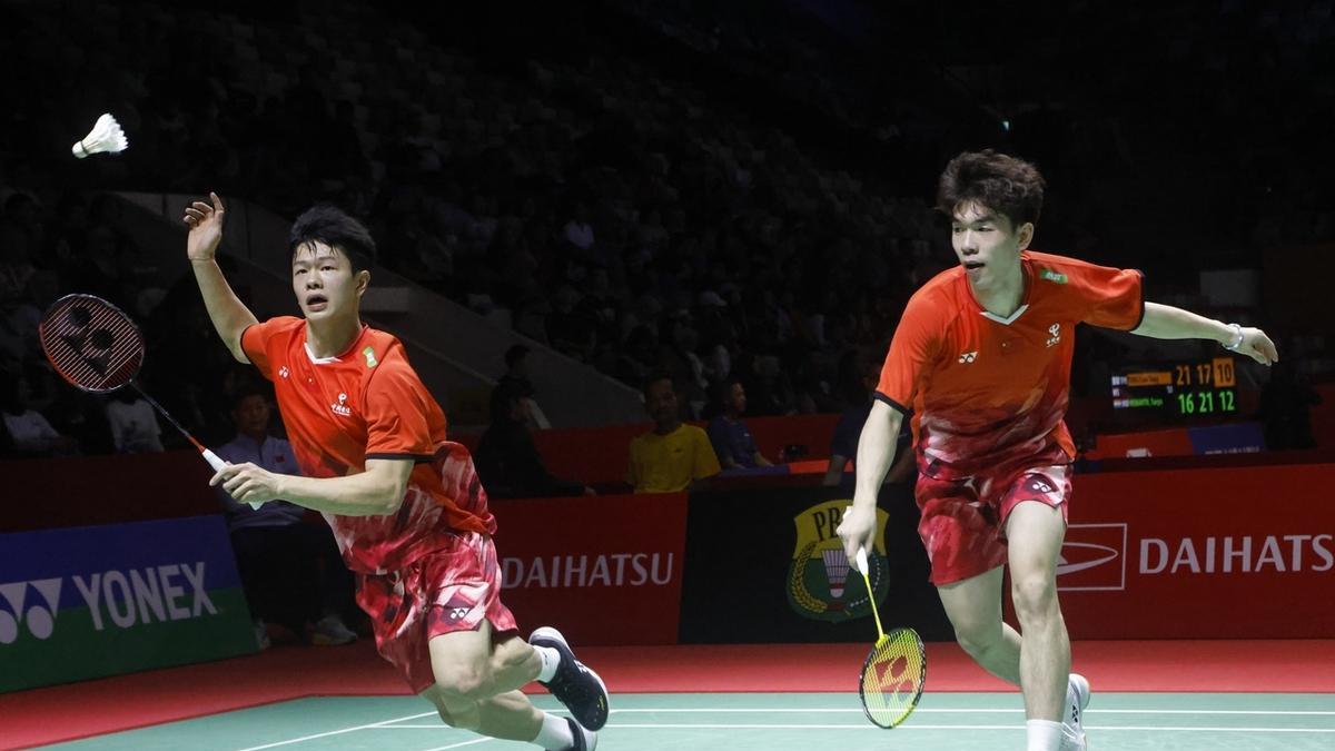 连爆大冷！4大世界冠军出局，国羽男单+女双全军覆没，陈雨菲苦战