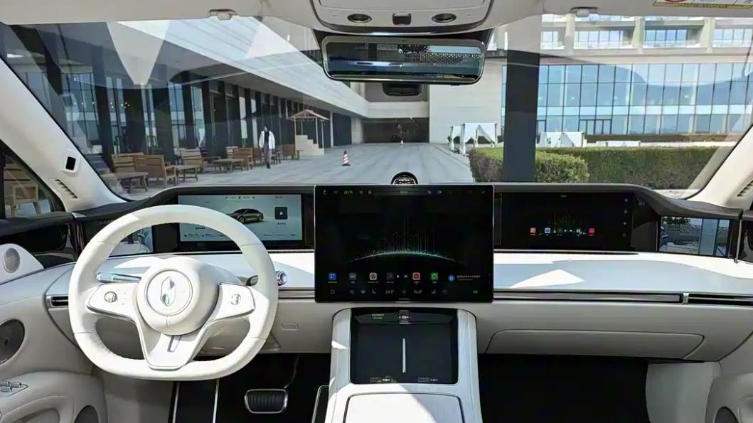 新款享界S9开启预售！网友：纯电版“帕梅”接班人