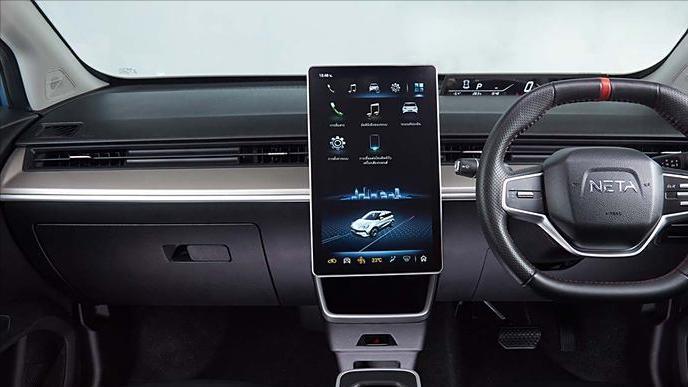 哪吒V在国外高速车祸着火事件：官方声明仅为单一事件！