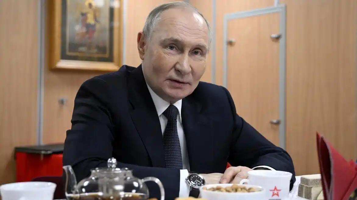 打不垮俄，泽连斯基通告全球反华，乌召见中国大使，中方反将一军