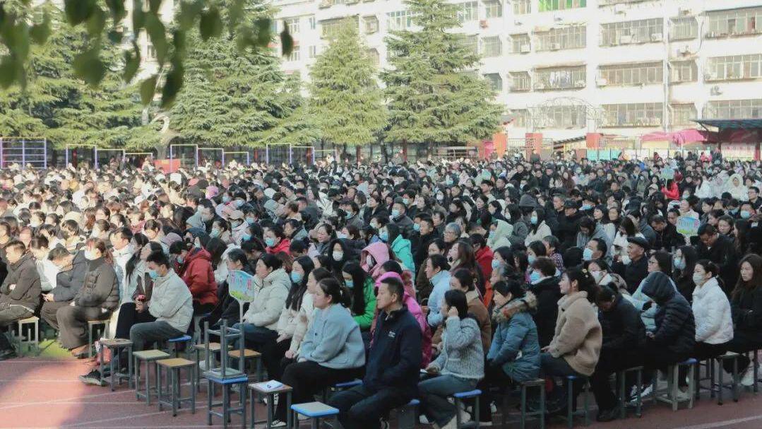 信阳市平桥区二小：家校同心 共育未来 润泽真善 涵养灵慧