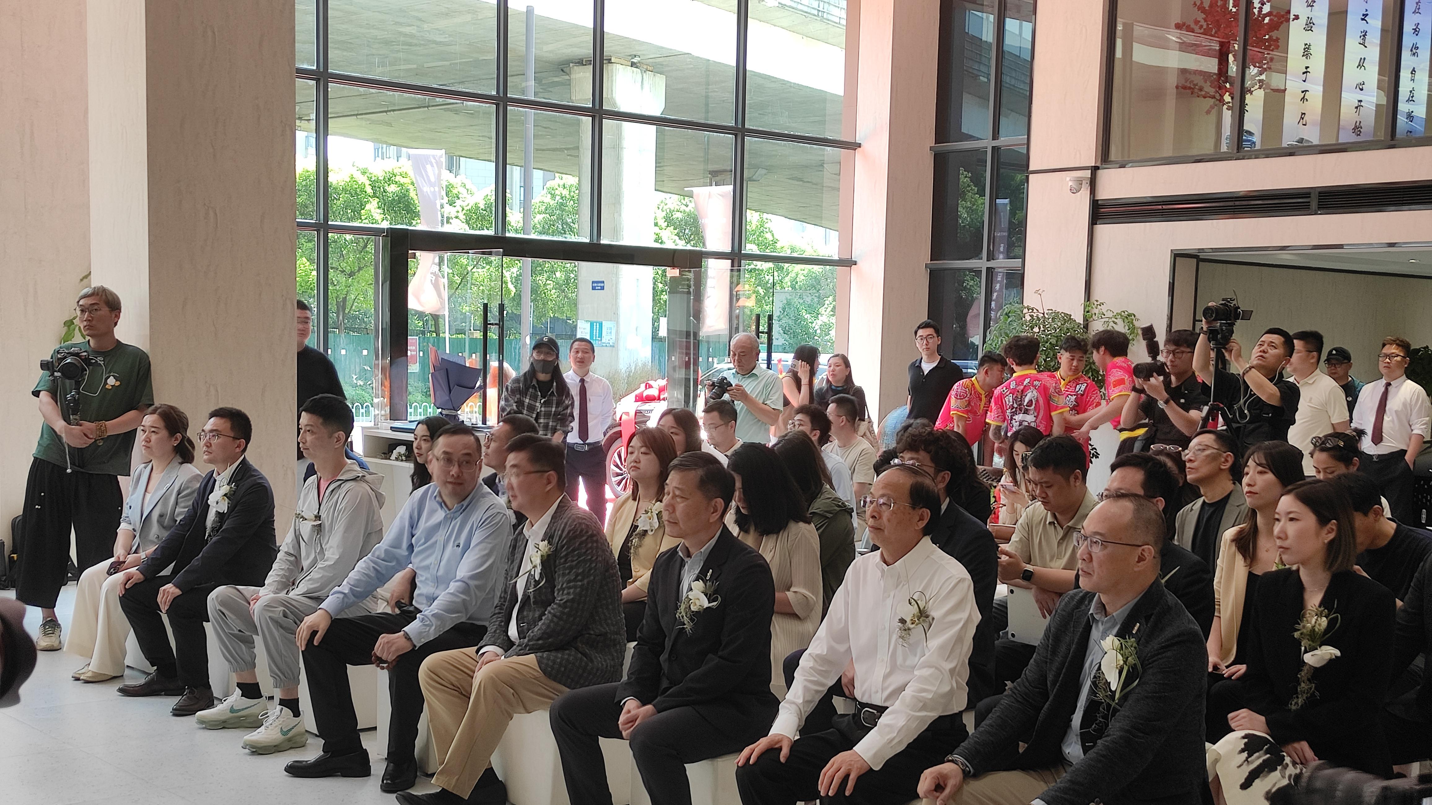 轻量化豪车渠道革命！林肯"星火燎原"落地苏州园林