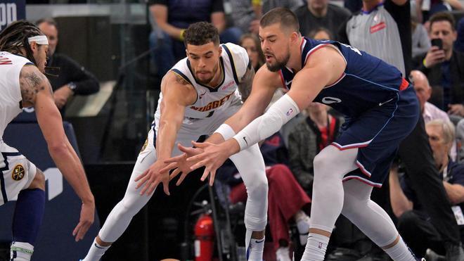 罕见！哈登暴怒干架！戈登补扣绝杀！约基奇36+21+8拒绝大逆转！