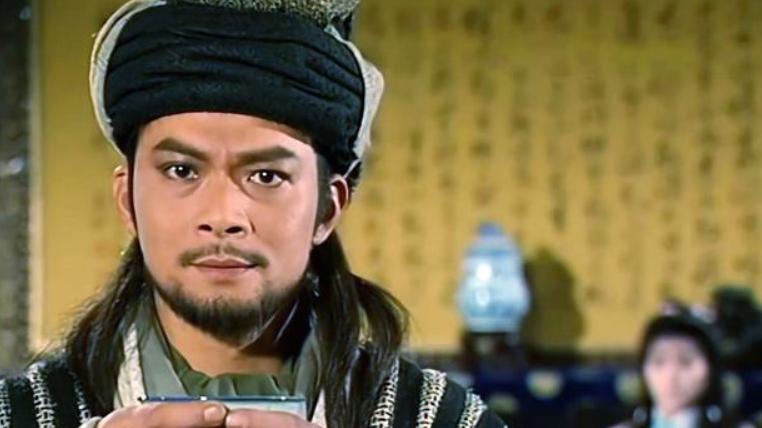 段誉联手虚竹，打得过大哥萧峰吗？金庸让丐帮长老说他们间的差距