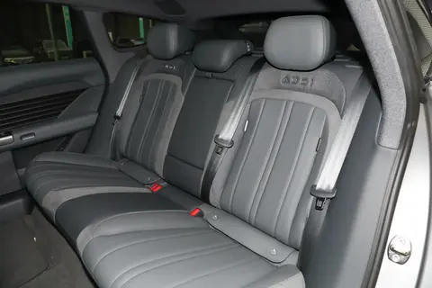 525马力+空气悬架，续航570km，3.9秒破百，奥迪这车不简单