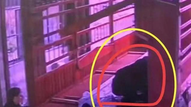 1号曝39岁河南卡车司机累死家中四个寡妇七个孩子。日子咋过呀？