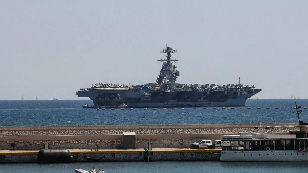 美国航母又被撞，一艘5万吨货轮负全责，航母自己也有问题