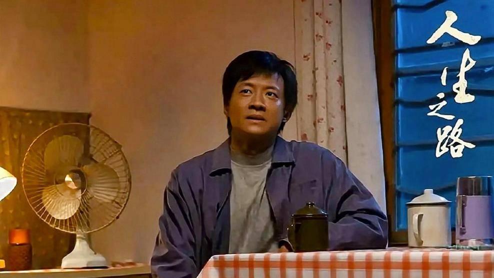 《灼灼韶华》里温柔似水的他，竟是《重影》中让人不寒而栗的刑警