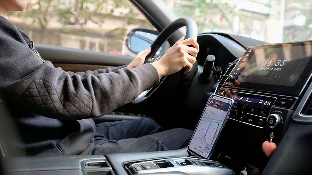 最新蓝领就业报告，关于网约车这几个数据值得注意