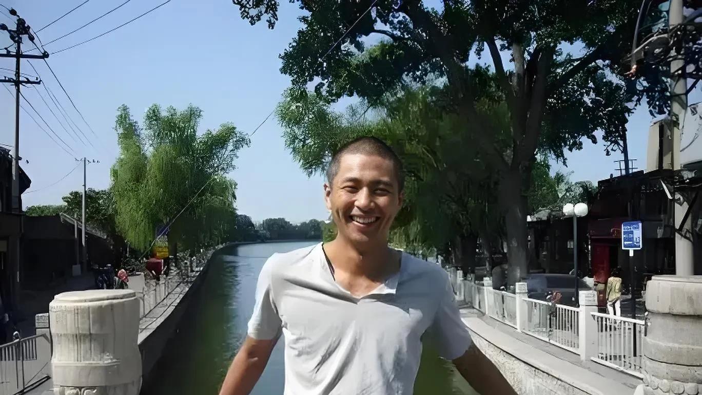 他离世8年，王宝强张译葬礼痛哭，若不离开老A会怎样？