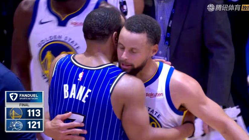 憾负！库里34+3+9，赛后巴特勒直接走进通道，贝恩一把抱住库里