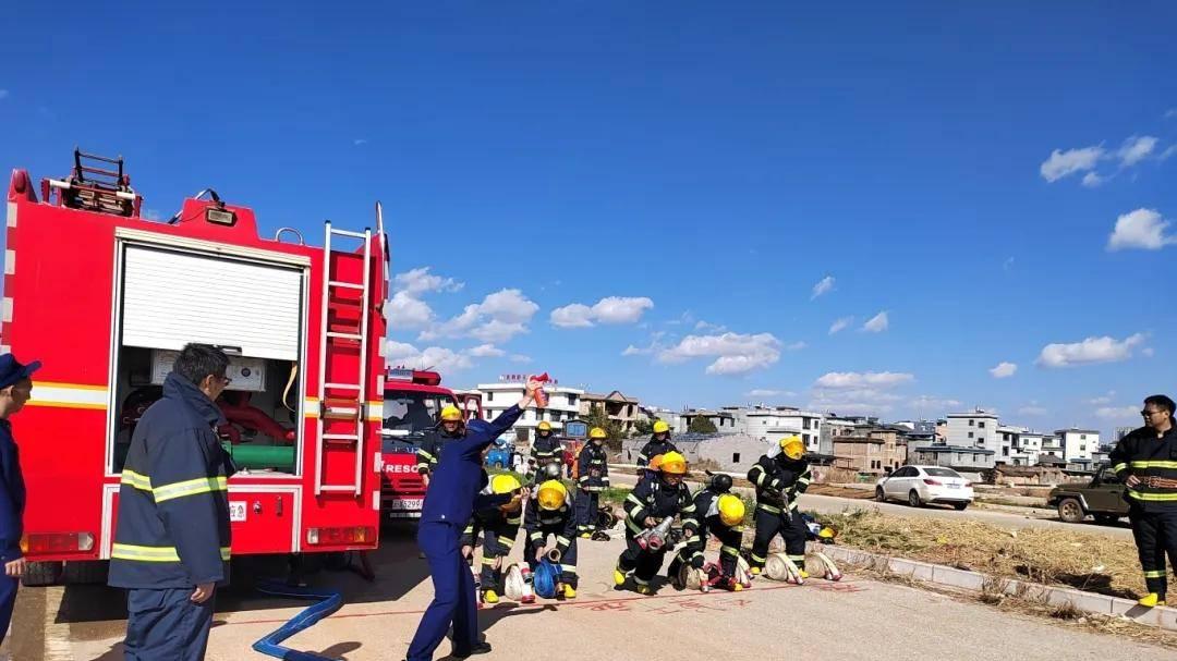 石林县2025年消防救援队伍技能比武竞赛圆满落幕