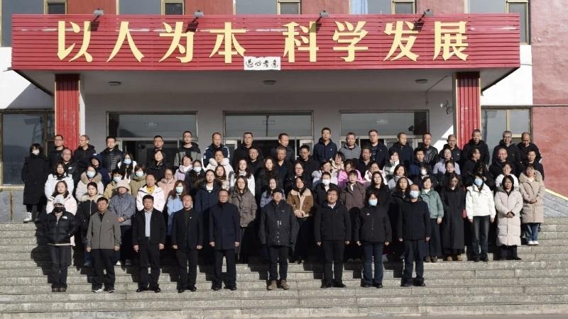 践行健康理念 绽放青春活力——神池一中举行主题升旗仪式