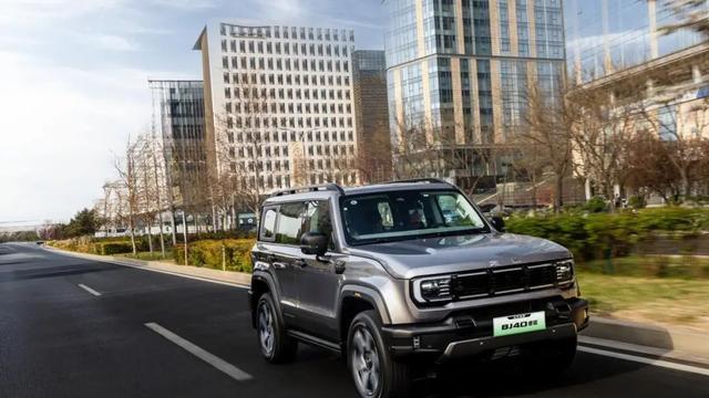 BJ40增程版来袭，北汽押注新能源转型，王昊能否带领北京越野破局