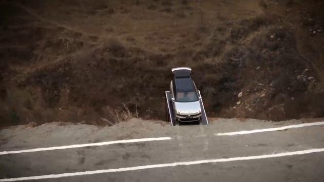 家用SUV的终极形态？领克900用实力打破“大车必笨”的魔咒