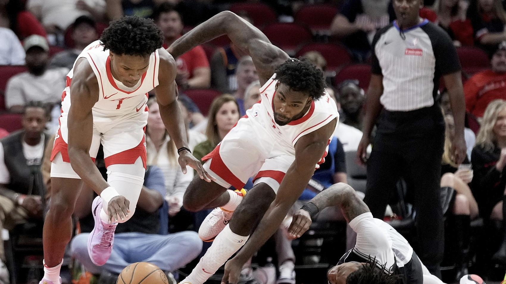 一夜3大消息！哈登正式表态，詹姆斯最新动态，杜兰特再引争议