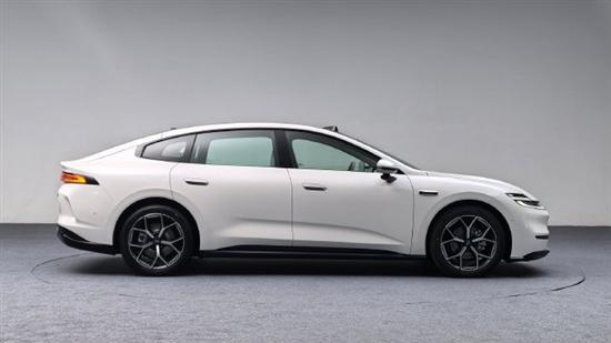 重塑家族门风 静态体验长安启源A06