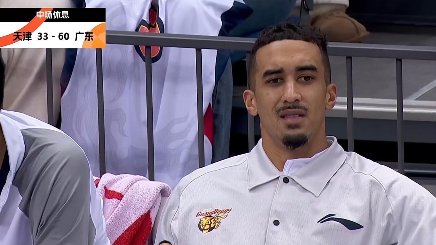 CBA：胡明轩13中3迎八连胜，劲敌9中9五封盖，下一场终极对决