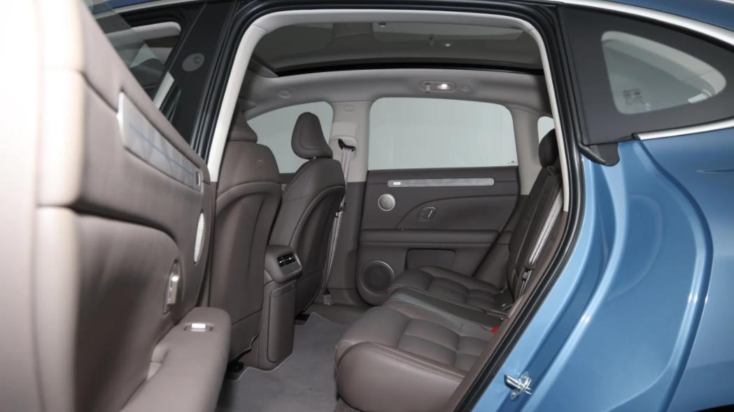 重新定义增程？全新智己LS6上市，800V平台加持，续航长，充电快