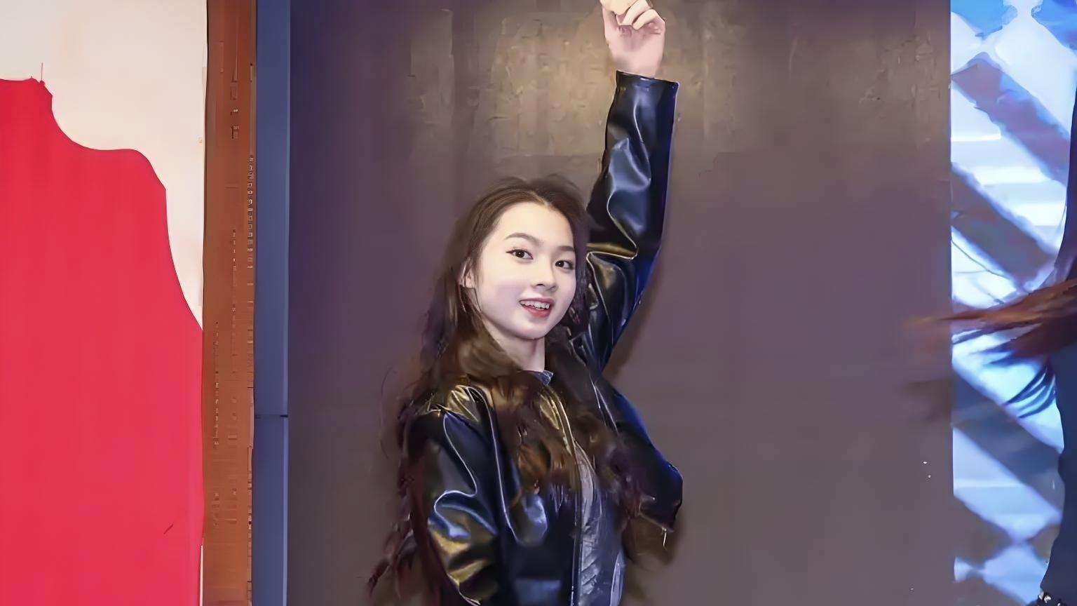 中国16岁高颜值体操美少女世界赛夺冠，CCTV5，CCTV5+附节目表