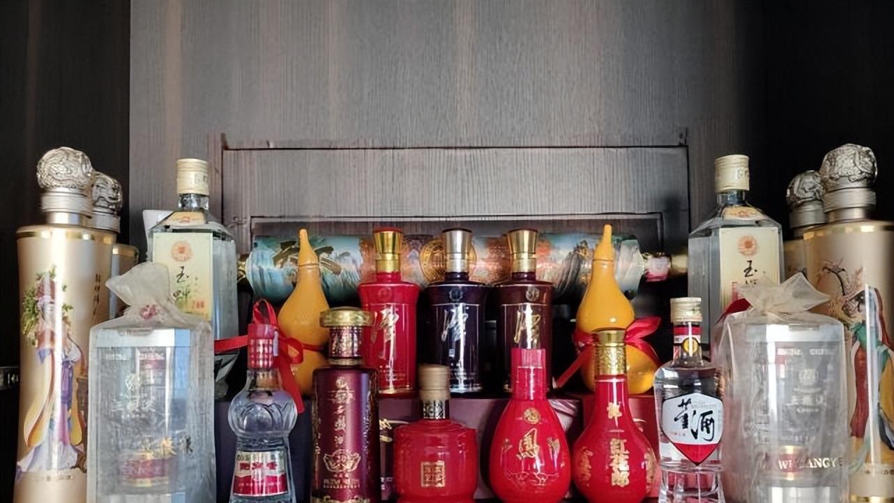 快来看！这6款“爷爷辈”老白酒，包装丑，却是纯粮酿造，还便宜