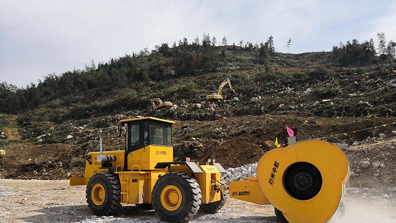 三角碾压路机：现代基建中的深层夯实利器