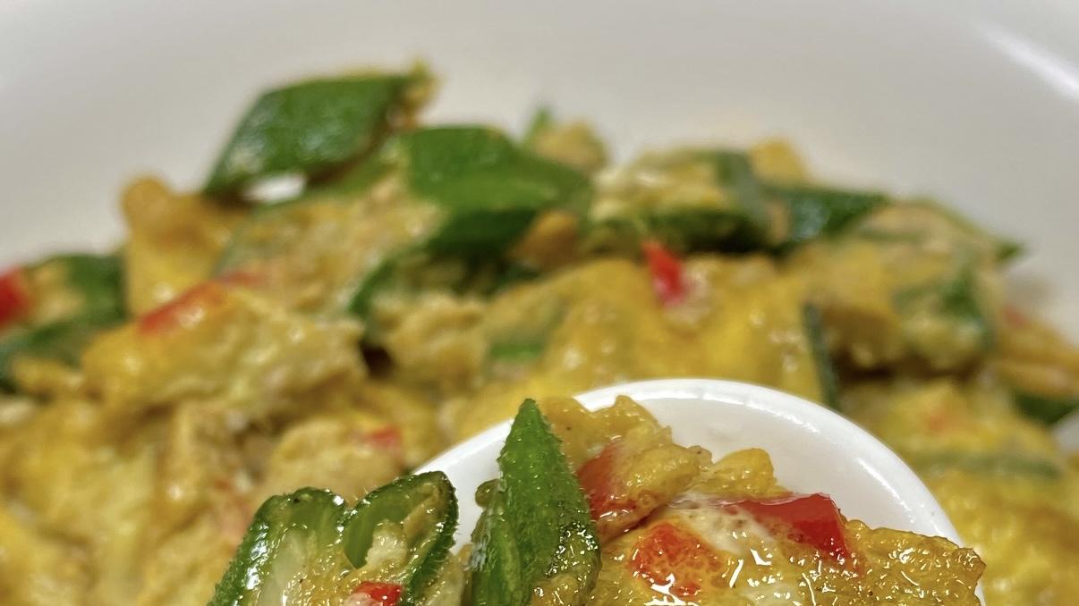 秋葵炒鸡蛋，一口下去鲜香滑嫩！