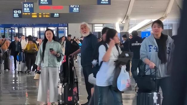 这一次，74岁的张纪中用现实证明，内娱中老少恋有多“残酷”