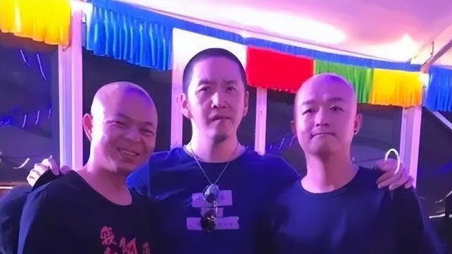 痛惜！39岁歌手王耀东去世，肺癌抢救无效，妻子悲痛发讣告