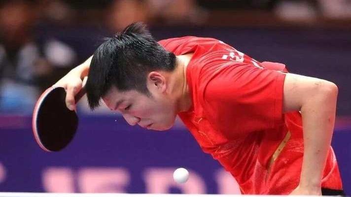 乒乓球动态平衡强化方案，职业休赛期调整，大满贯模拟赛事，侧身抢攻失误率降15%