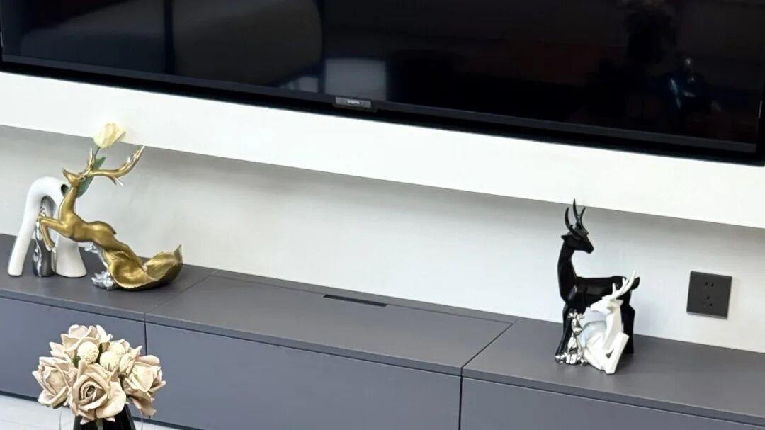 实景新作｜110㎡现代风美宅：在康乐花园，把生活装成“精致松弛感”