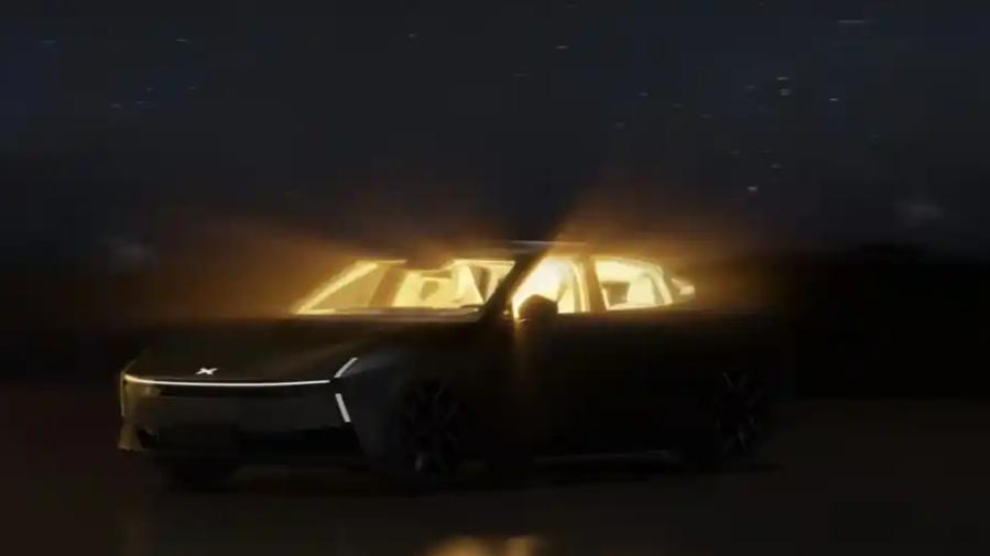 全新小鹏P7预告图发布 配全新电动尾翼