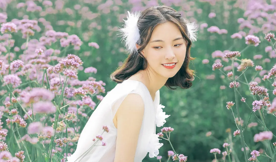 女生偷偷喜欢你的4个信号，直男千万别装瞎！