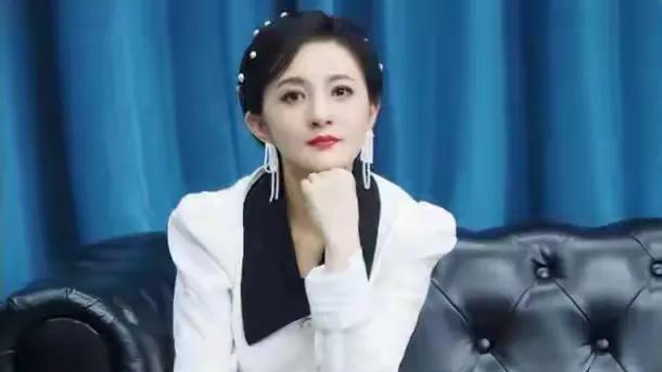 44岁金铭现状：单身住北京豪宅，喝茶品茗，自称接受孤独享受孤独