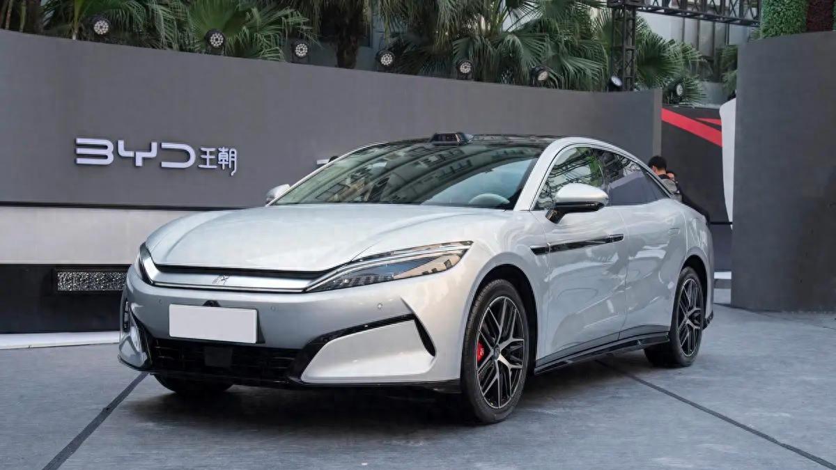 预售价27万起，比亚迪汉L开售！搭新刀片电池+兆瓦闪充+超级e平台