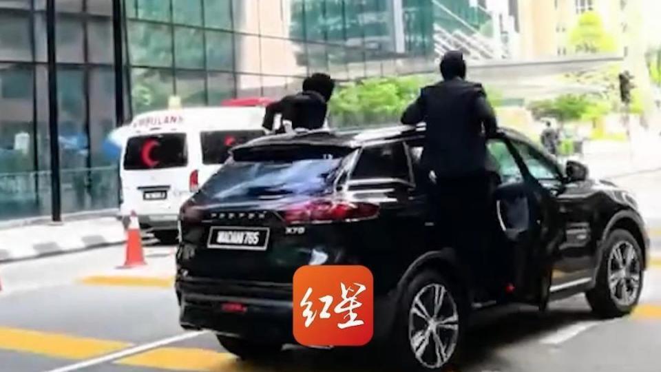 现实版“保镖女王”！马来西亚女保镖东盟峰会硬核护驾，这一跳跳出国家新名片