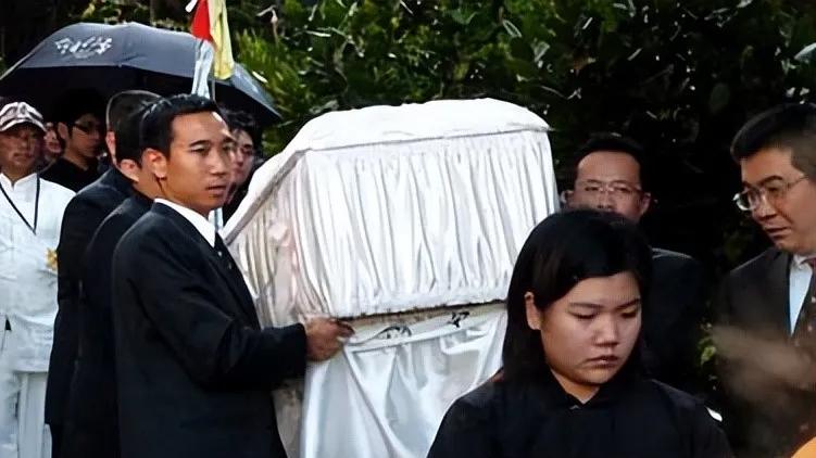 一个有名有姓的明星亲手参与杀人之前，到底发生了什么？