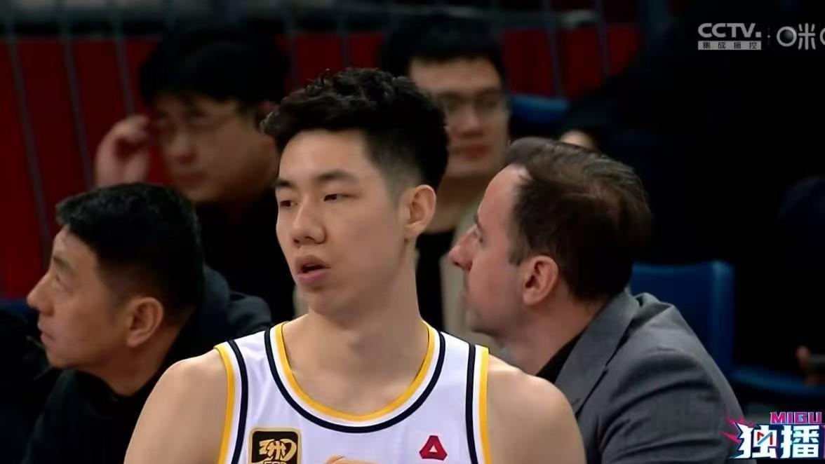 领头羊五连胜 大黑马终结连败 积分榜排名出炉：常规赛冠军提前诞生