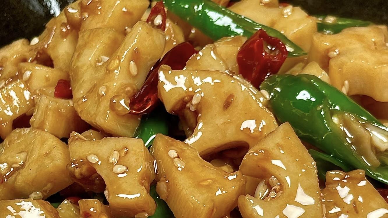 脆藕丁“酸辣蹦迪”一口把味蕾踹进舞池！