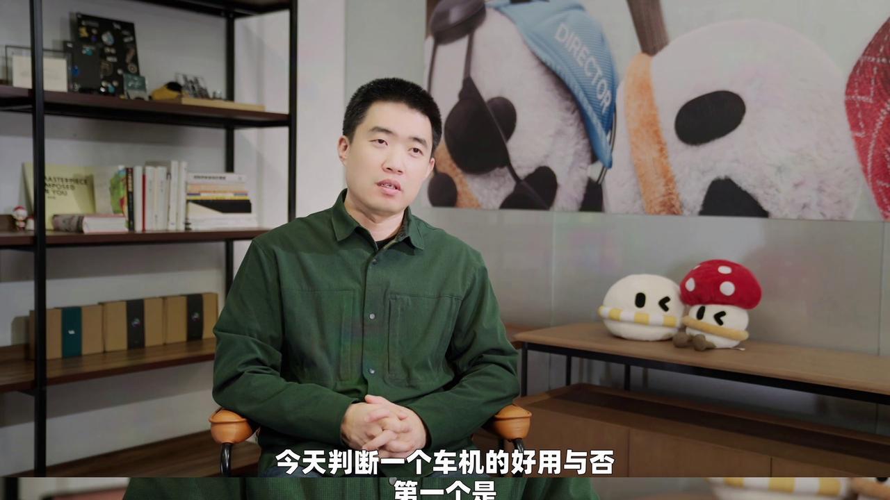 李想谈车机，90%功能该用语音控制，很多AI座舱是装手机