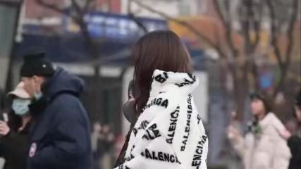 这孩子以后不会再穿“光腿神器”了