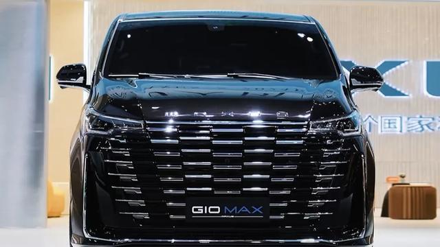 10万块买“小GL8”？大通G10改款值不值？看完再决定！